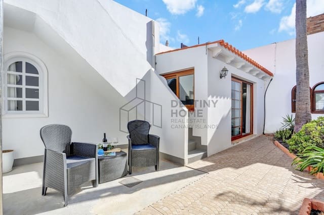 2 makuuhuone Huvila myytävänä paikassa Corralejo, La Oliva mukana uima-altaan - 545 000 € (Ref: 9607556)