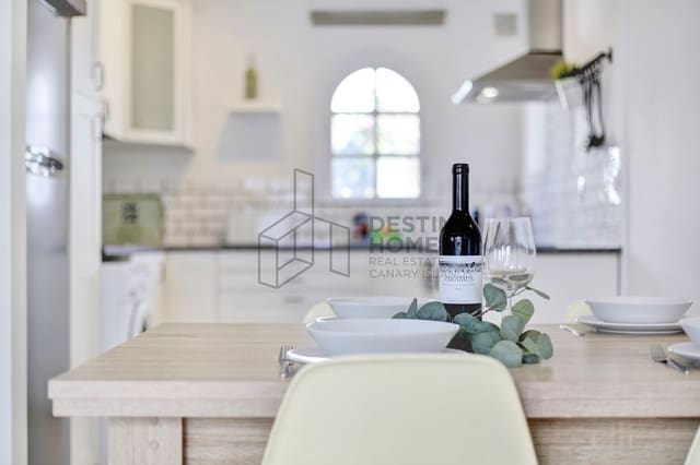 2 makuuhuone Huvila myytävänä paikassa Corralejo, La Oliva mukana uima-altaan - 545 000 € (Ref: 9607556)