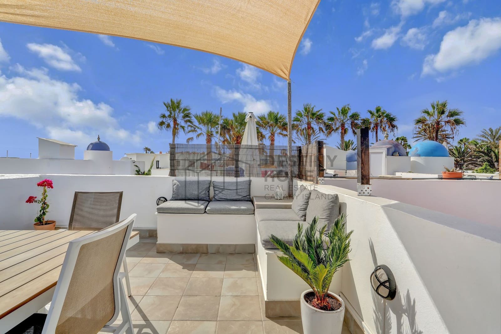 2 makuuhuone Huvila myytävänä paikassa Corralejo mukana uima-altaan - 545 000 € (Ref: 9607556)