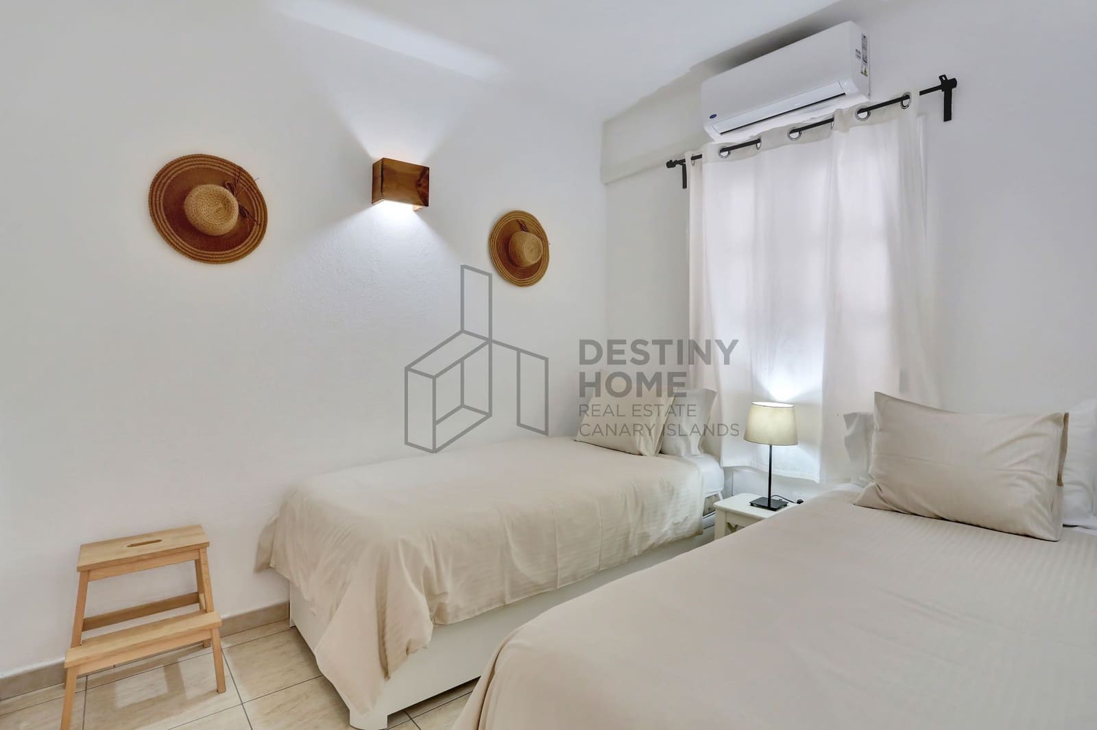 2 makuuhuone Huvila myytävänä paikassa Corralejo mukana uima-altaan - 545 000 € (Ref: 9607556)