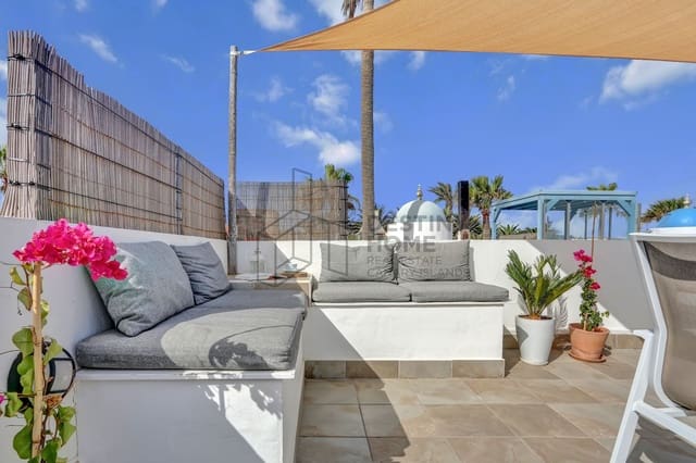 2 makuuhuone Huvila myytävänä paikassa Corralejo, La Oliva mukana uima-altaan - 545 000 € (Ref: 9607556)