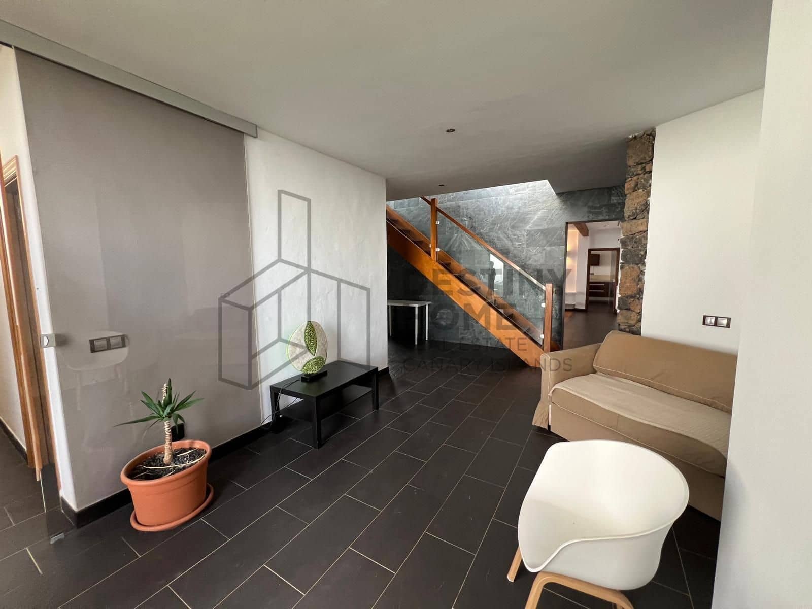 5 bedroom Villa for sale in Puerto del Rosario with pool garage - € 710,000 (Ref: 9651682)