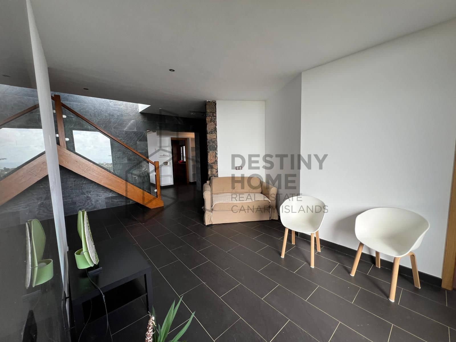 5 bedroom Villa for sale in Puerto del Rosario with pool garage - € 710,000 (Ref: 9651682)