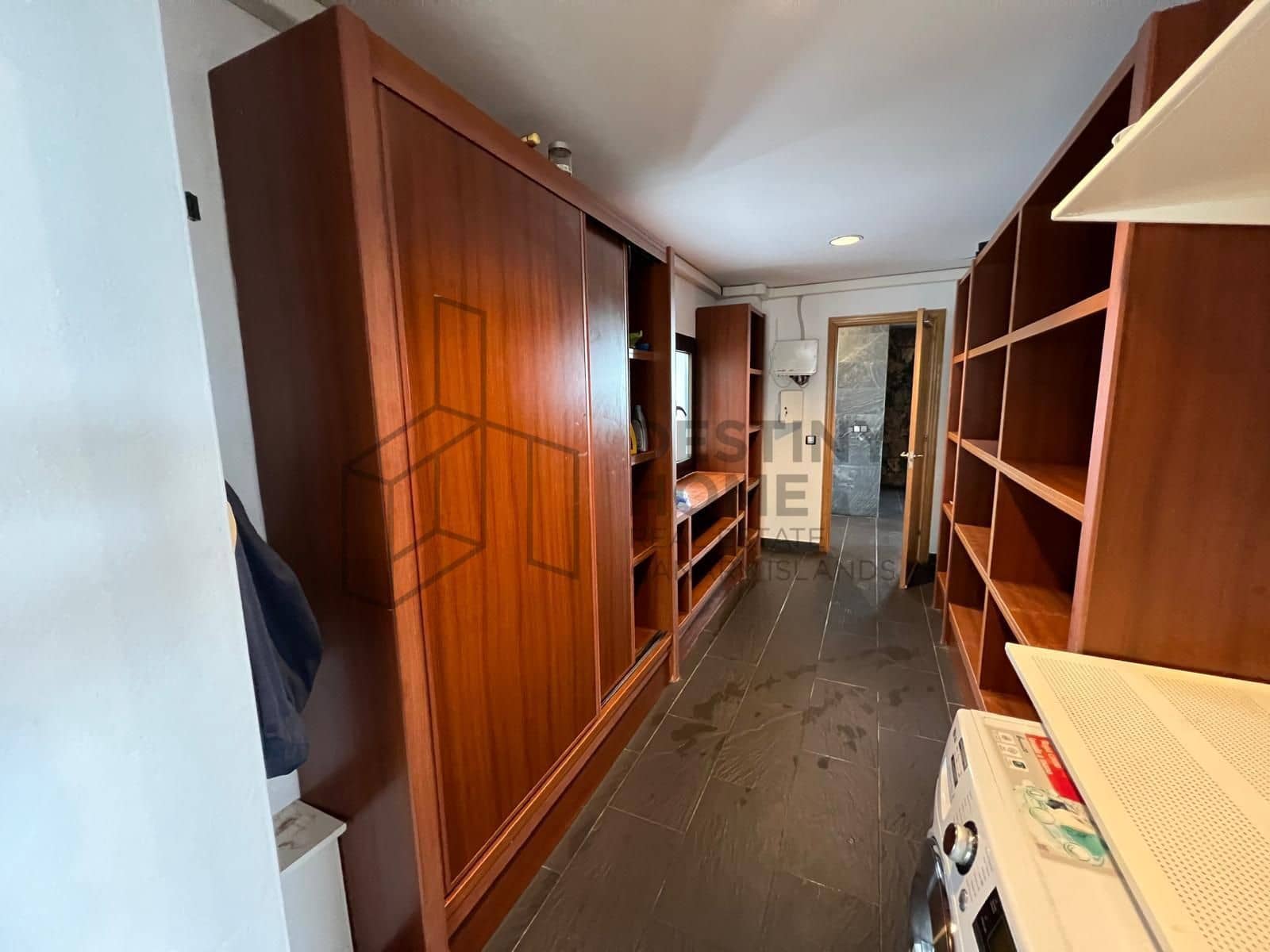 5 bedroom Villa for sale in Puerto del Rosario with pool garage - € 710,000 (Ref: 9651682)