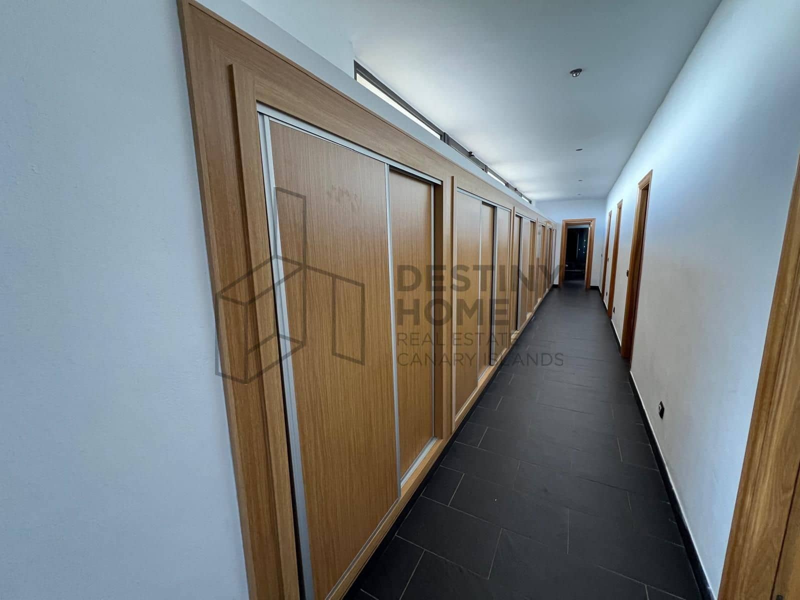 5 bedroom Villa for sale in Puerto del Rosario with pool garage - € 710,000 (Ref: 9651682)