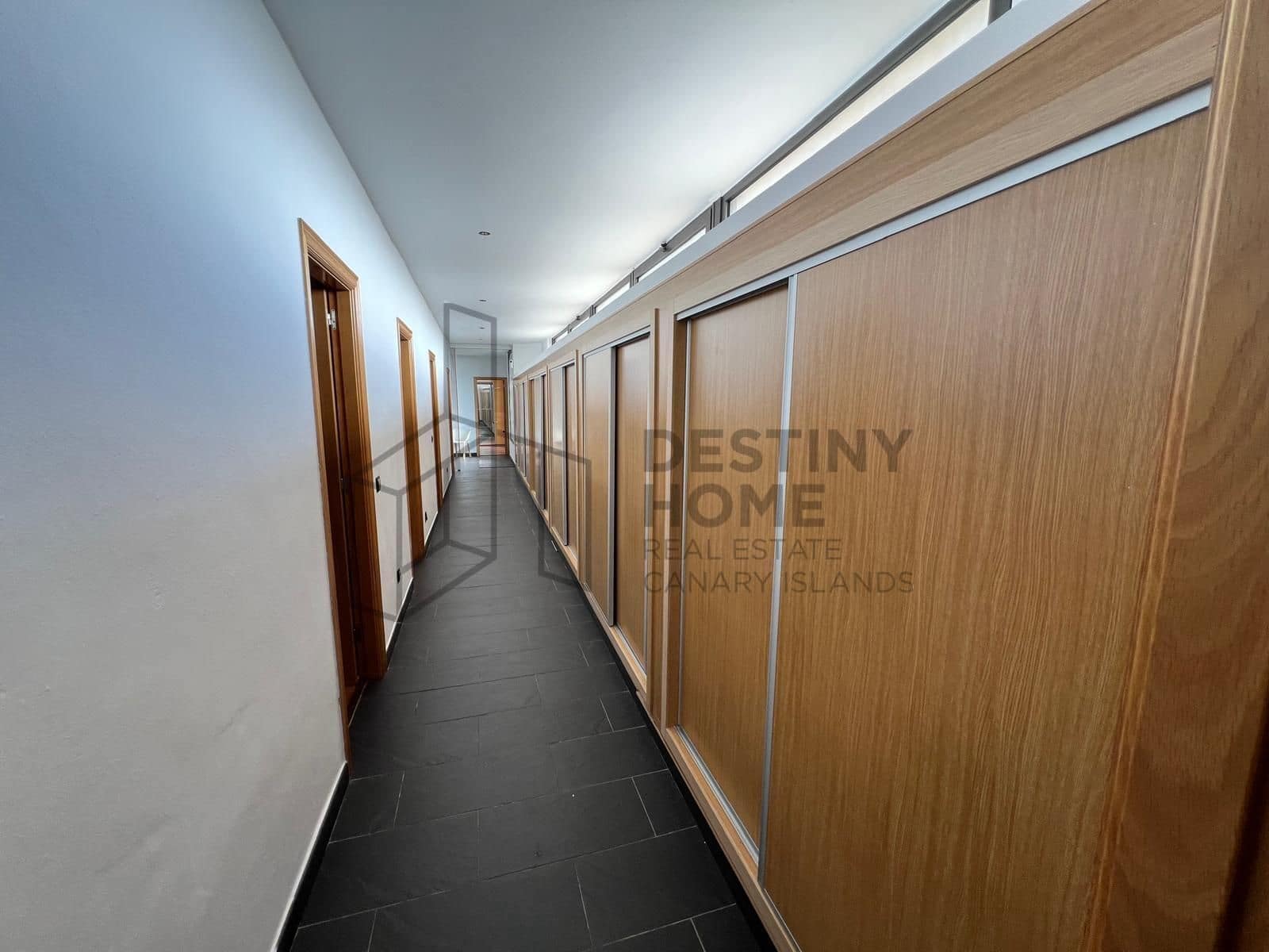 5 bedroom Villa for sale in Puerto del Rosario with pool garage - € 710,000 (Ref: 9651682)