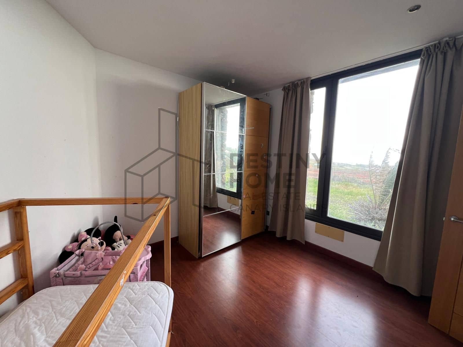 5 bedroom Villa for sale in Puerto del Rosario with pool garage - € 710,000 (Ref: 9651682)