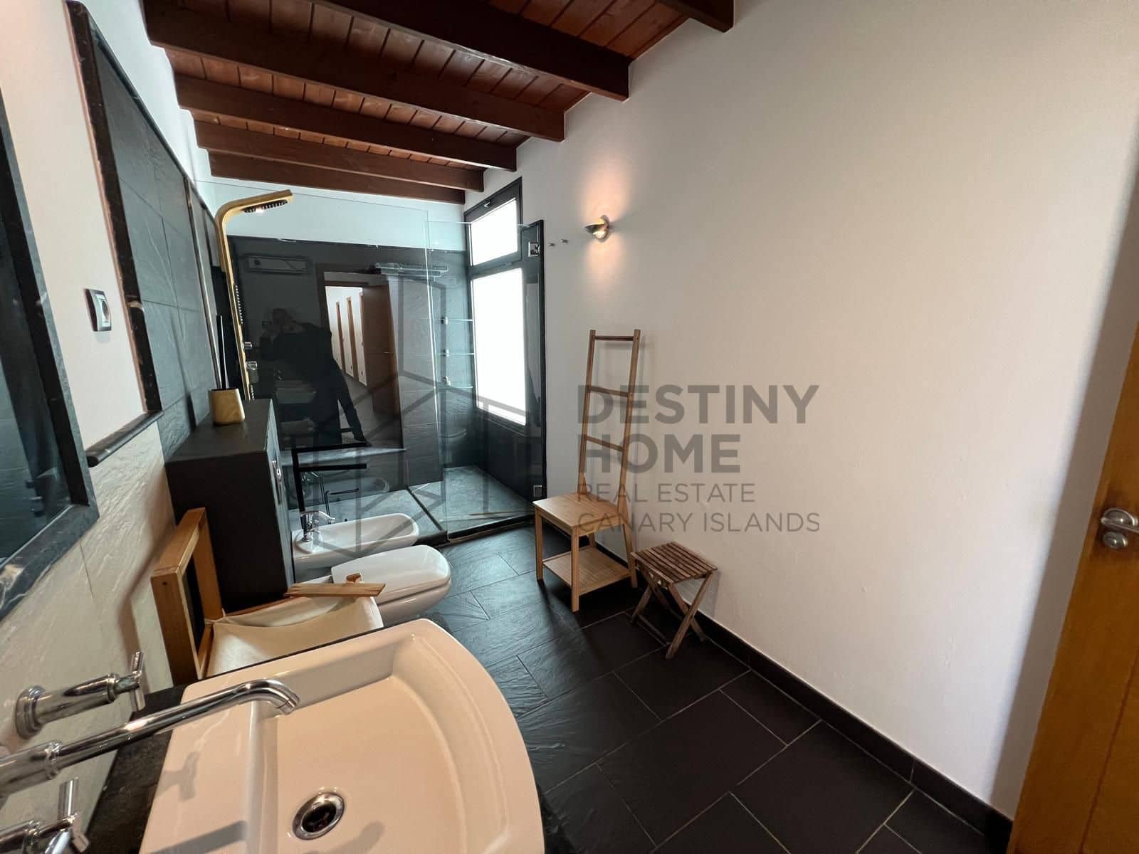 5 bedroom Villa for sale in Puerto del Rosario with pool garage - € 710,000 (Ref: 9651682)