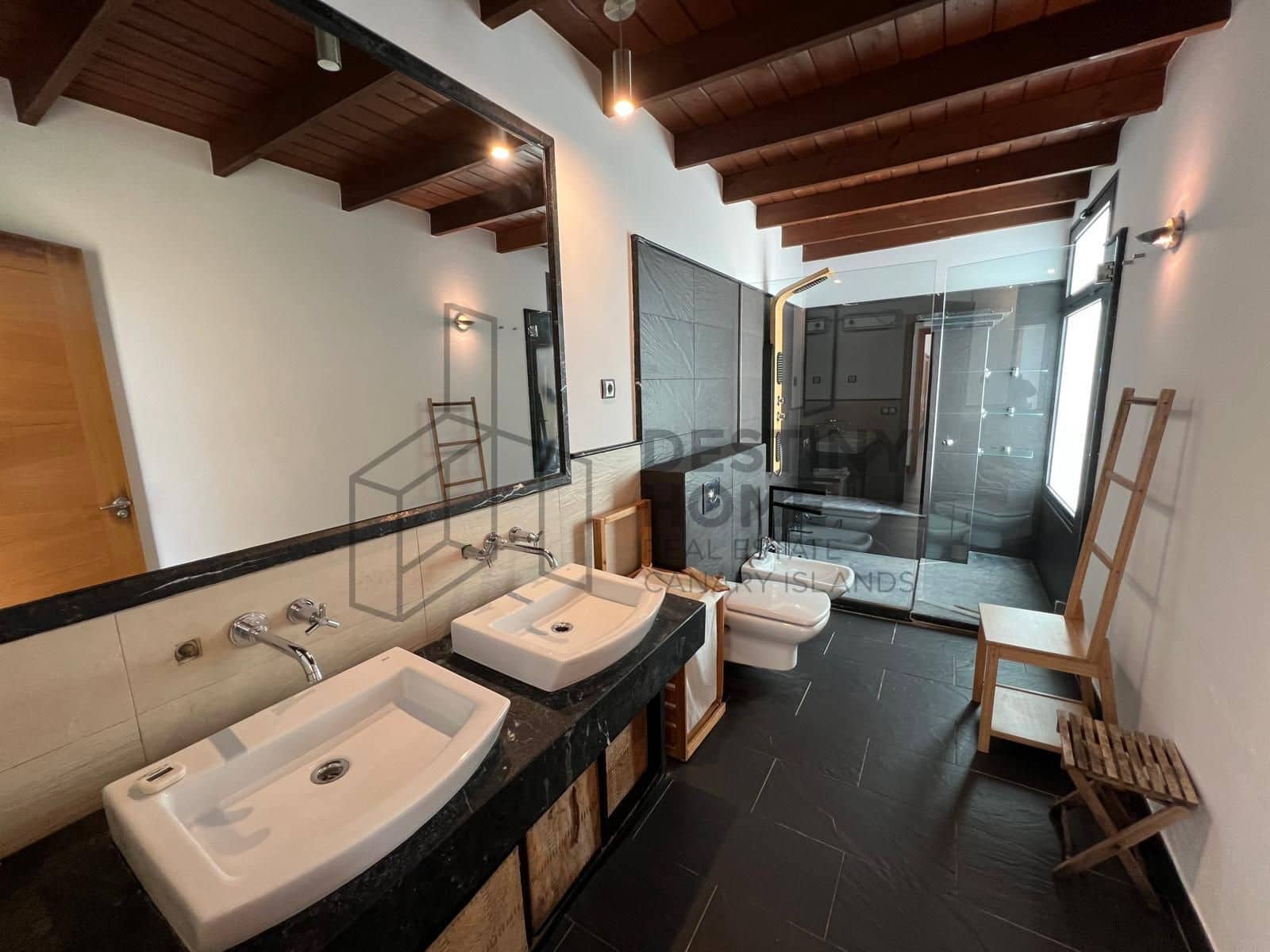 5 bedroom Villa for sale in Puerto del Rosario with pool garage - € 710,000 (Ref: 9651682)