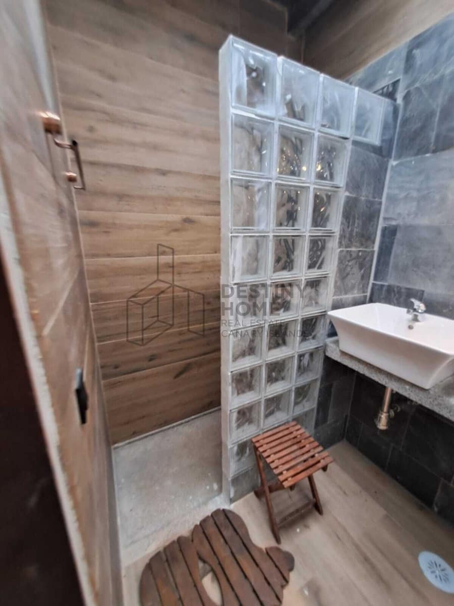 5 bedroom Villa for sale in Puerto del Rosario with pool garage - € 710,000 (Ref: 9651682)