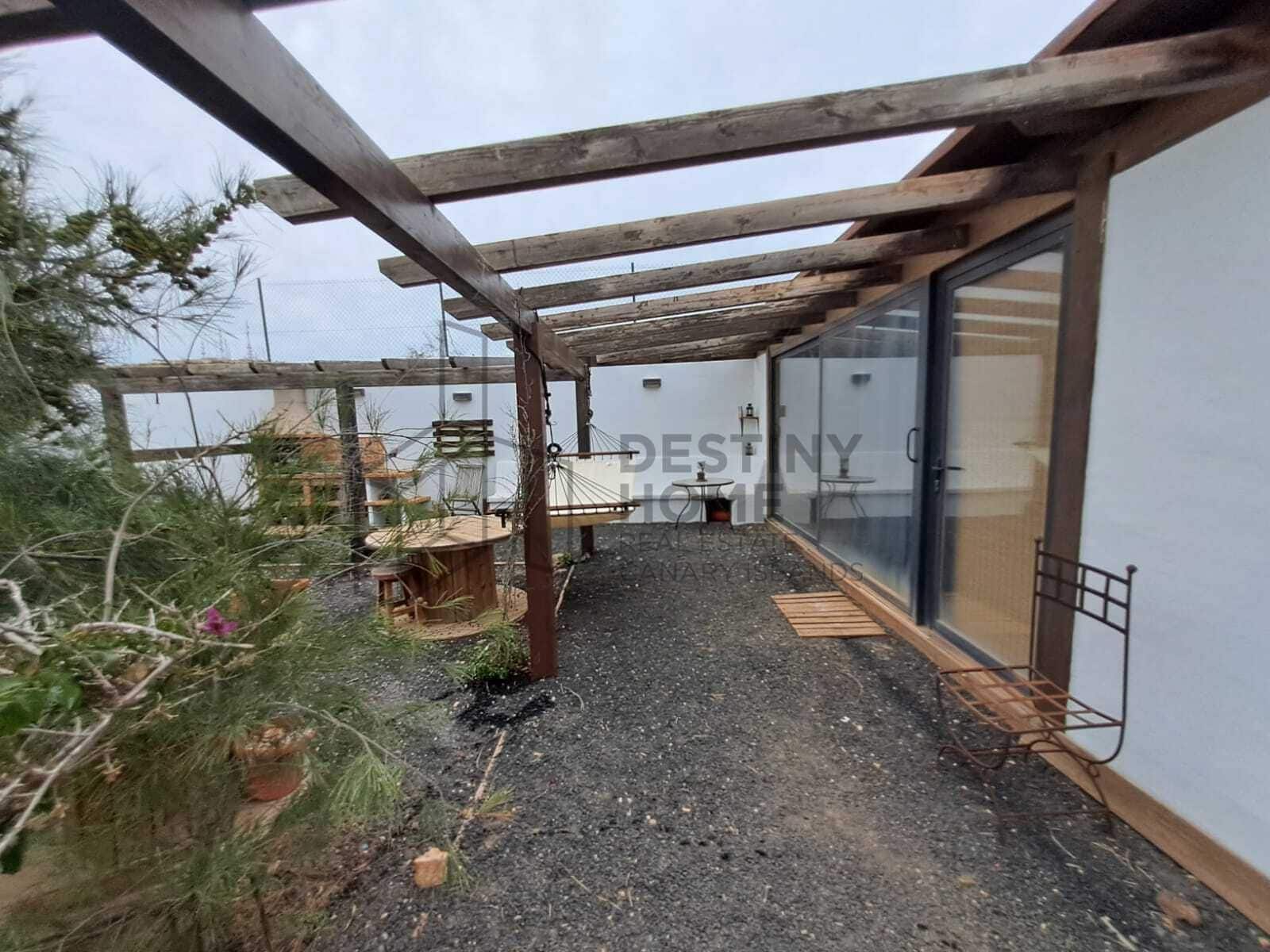 5 bedroom Villa for sale in Puerto del Rosario with pool garage - € 710,000 (Ref: 9651682)