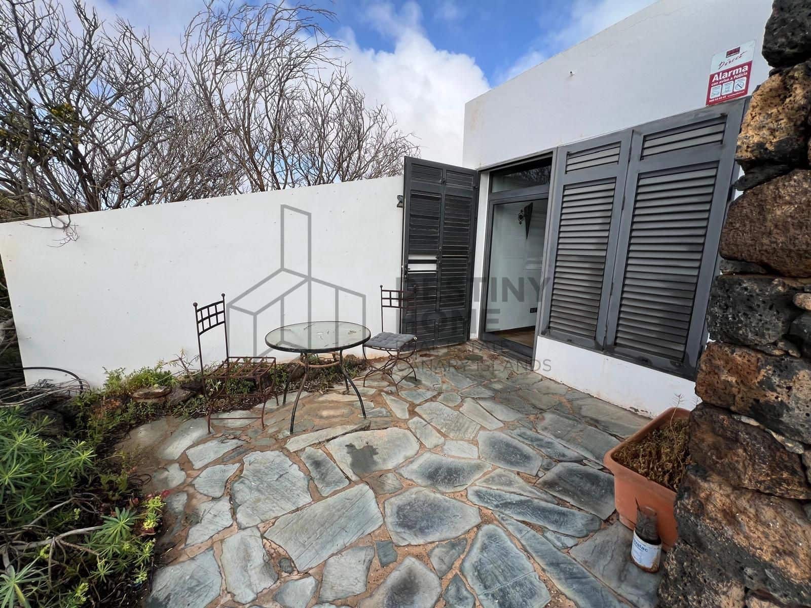 5 bedroom Villa for sale in Puerto del Rosario with pool garage - € 710,000 (Ref: 9651682)