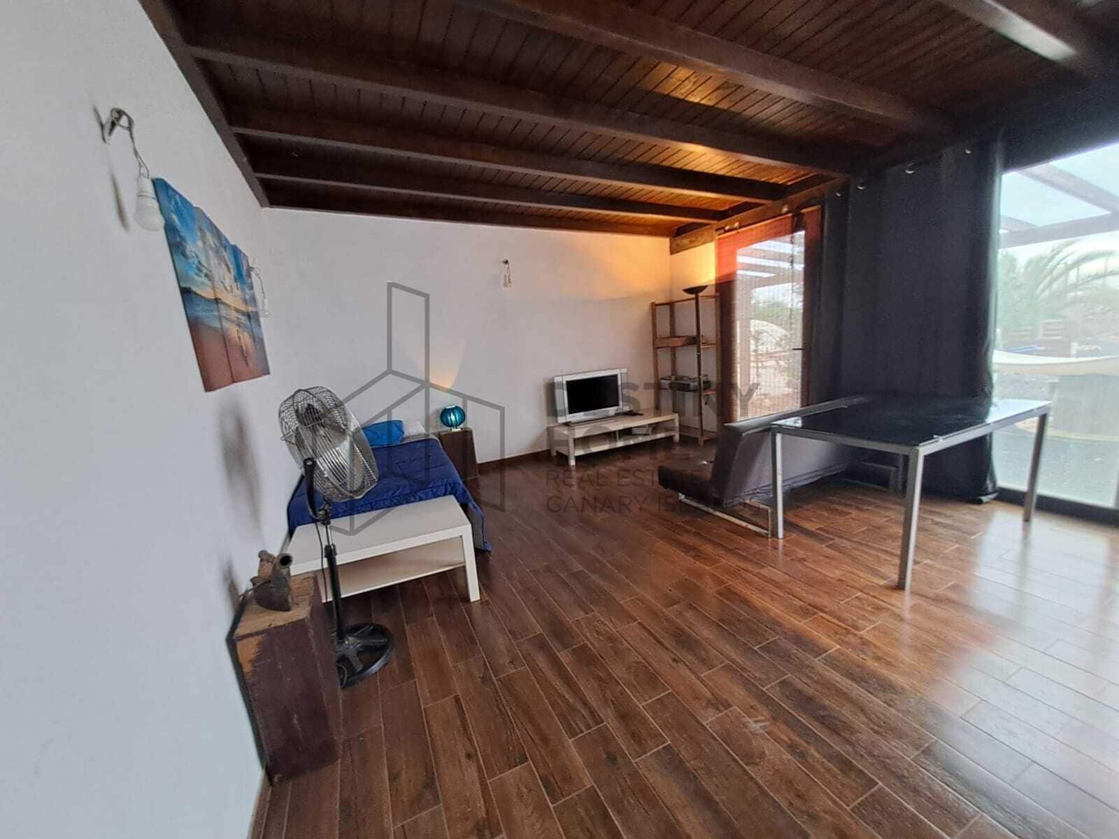 5 bedroom Villa for sale in Puerto del Rosario with pool garage - € 710,000 (Ref: 9651682)