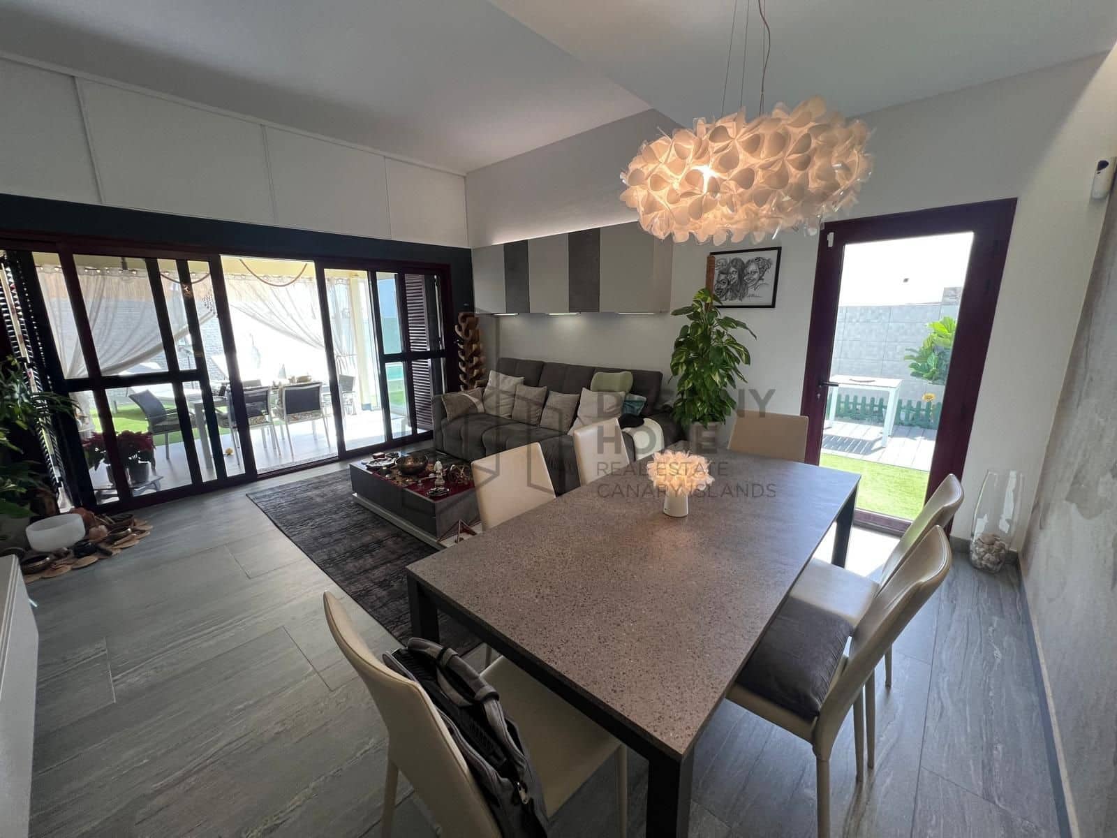 2 soverom Villa til salgs i Corralejo med svømmebasseng garasje - € 425 000 (Ref: 9655725)