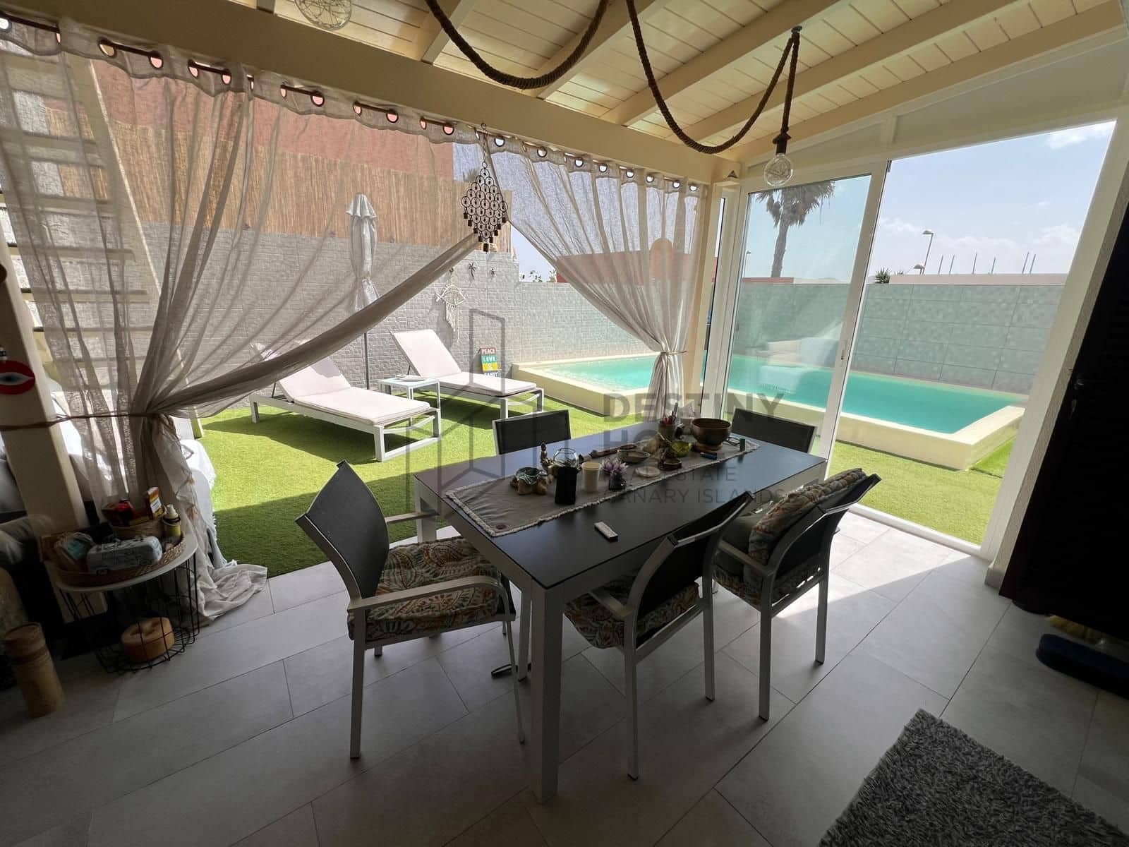 2 soverom Villa til salgs i Corralejo med svømmebasseng garasje - € 425 000 (Ref: 9655725)