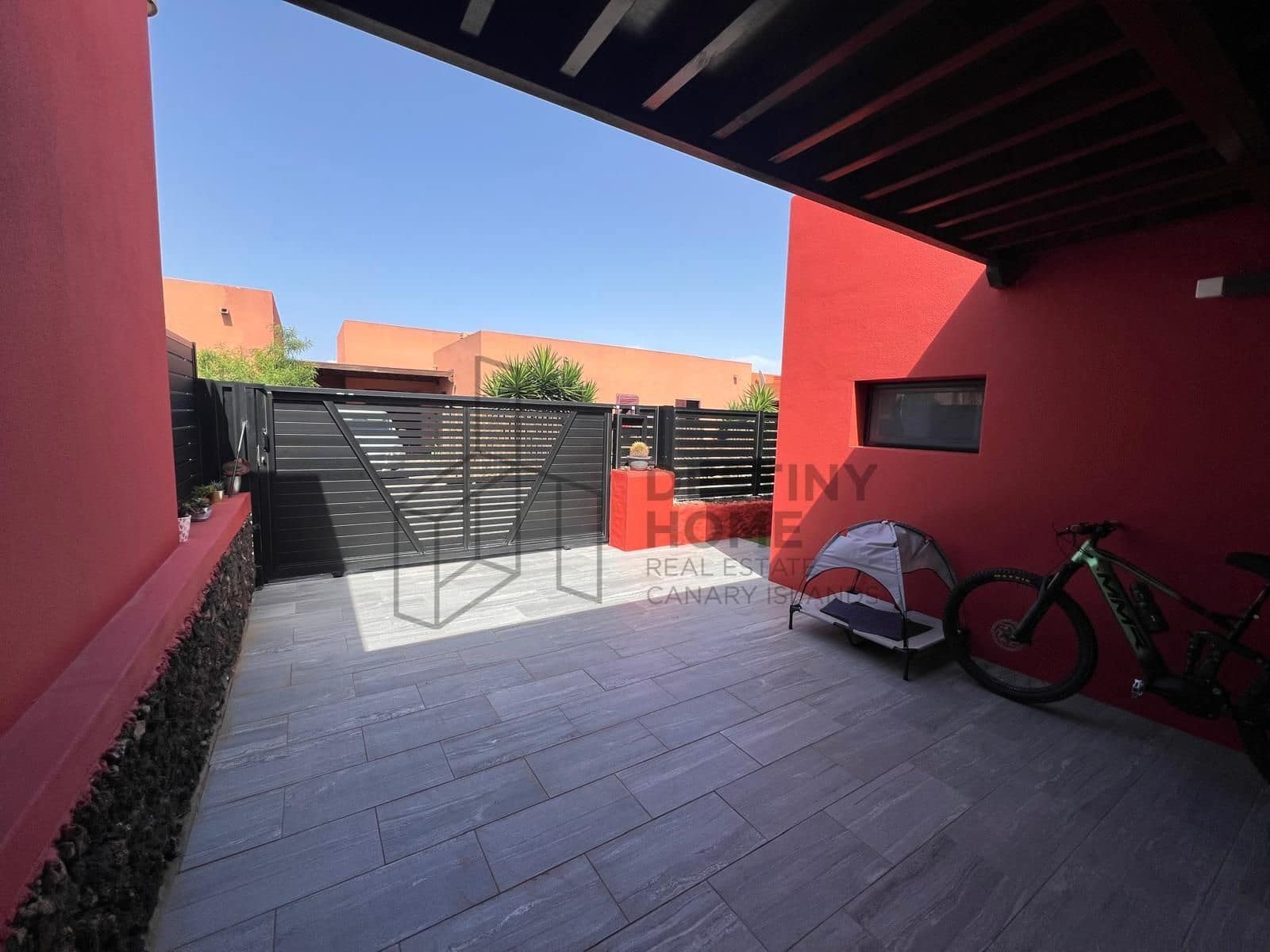 2 soverom Villa til salgs i Corralejo med svømmebasseng garasje - € 425 000 (Ref: 9655725)