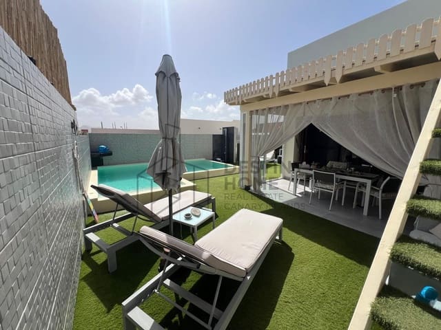 2 soveværelse Villa til salg i Corralejo, La Oliva med swimmingpool garage - € 425.000 (Ref: 9655725)