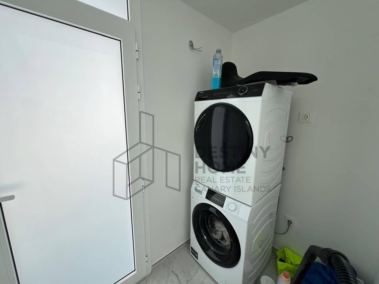 3 bedroom Semi-detached Villa for sale in Corralejo with pool garage - € 480,000 (Ref: 9658403)