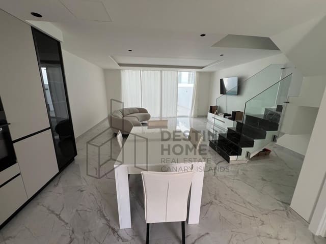 3 bedroom Semi-detached Villa for sale in Corralejo, La Oliva - € 480,000 (Ref: 9658403)