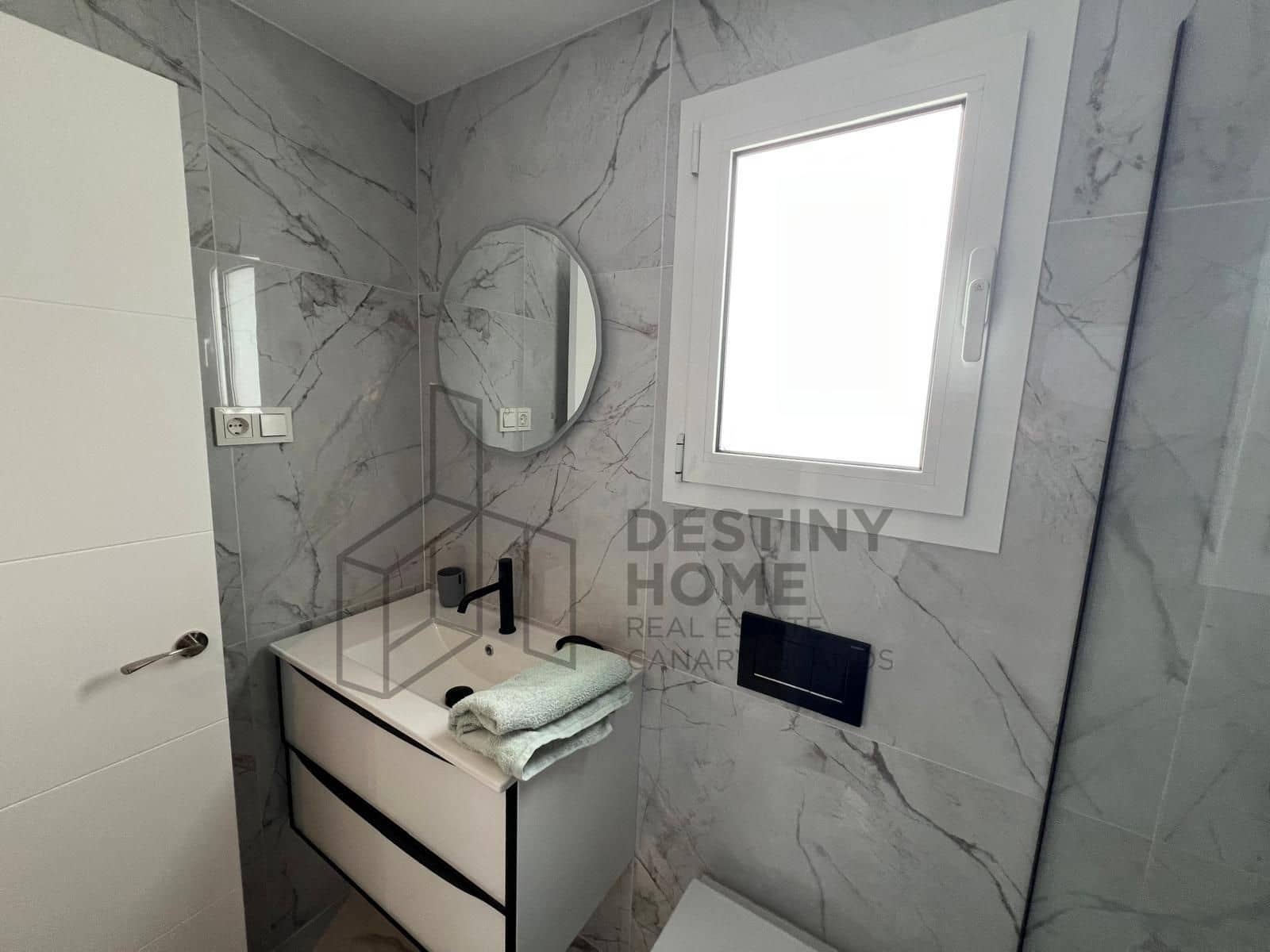 3 bedroom Semi-detached Villa for sale in Corralejo with pool garage - € 480,000 (Ref: 9658403)