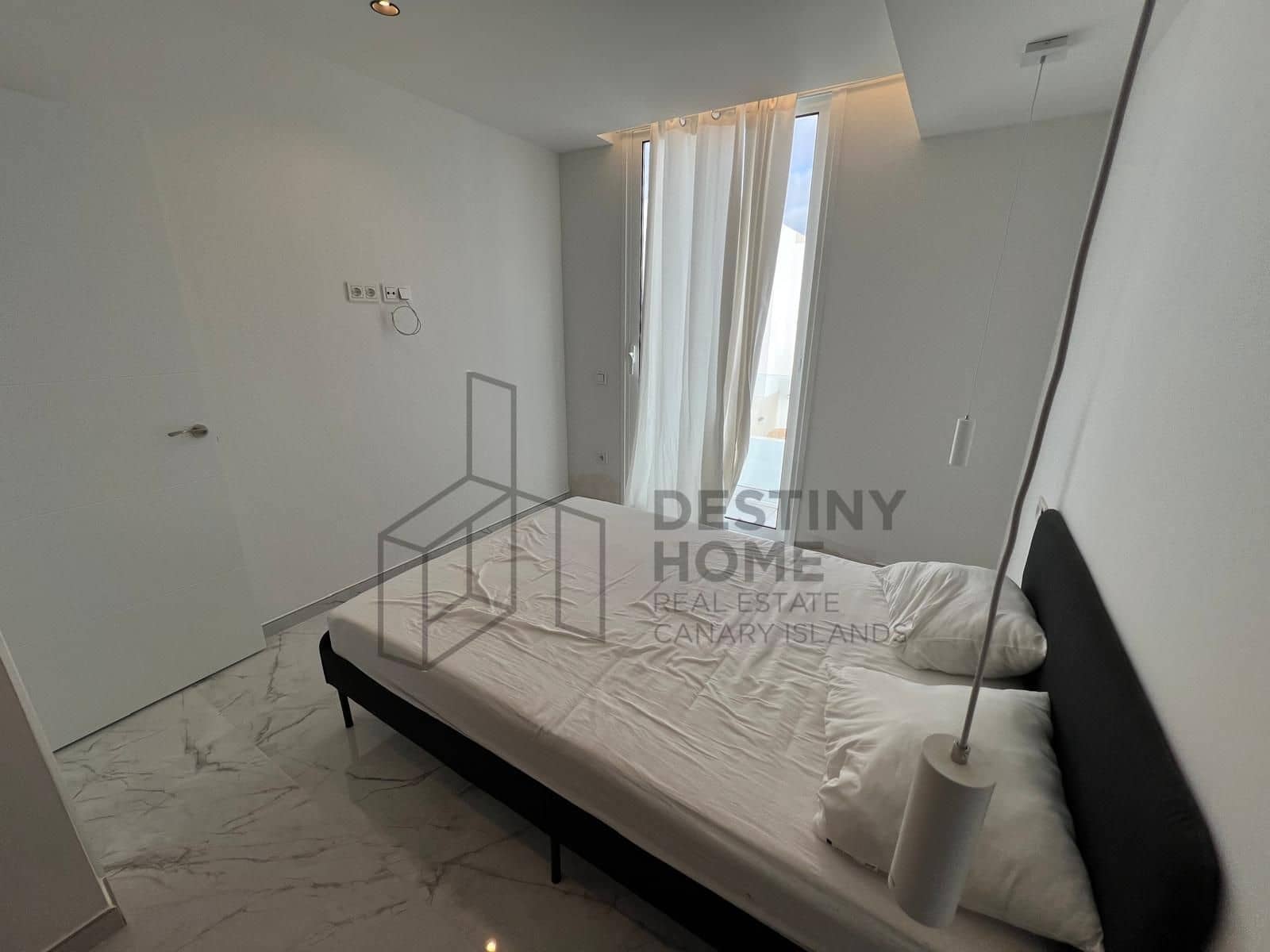 3 bedroom Semi-detached Villa for sale in Corralejo with pool garage - € 480,000 (Ref: 9658403)