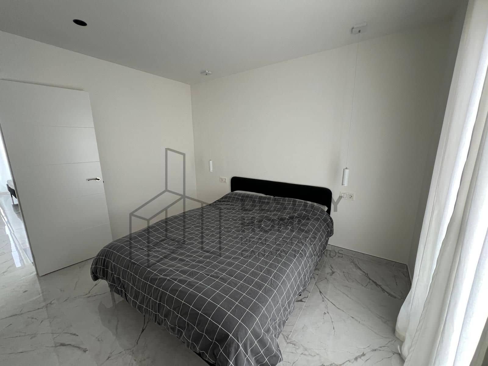 3 bedroom Semi-detached Villa for sale in Corralejo with pool garage - € 480,000 (Ref: 9658403)