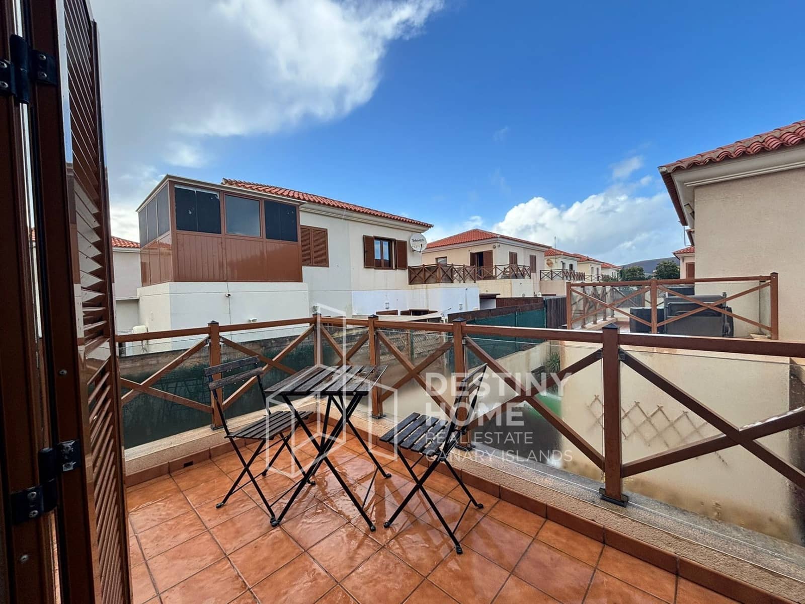 1 sypialnia Dom na sprzedaż w Corralejo z basenem garażem - 195 000 € (Ref: 9670095)