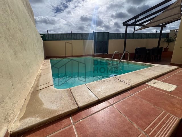 4 bedroom Villa for sale in Corralejo, La Oliva with pool - € 470,000 (Ref: 9698681)