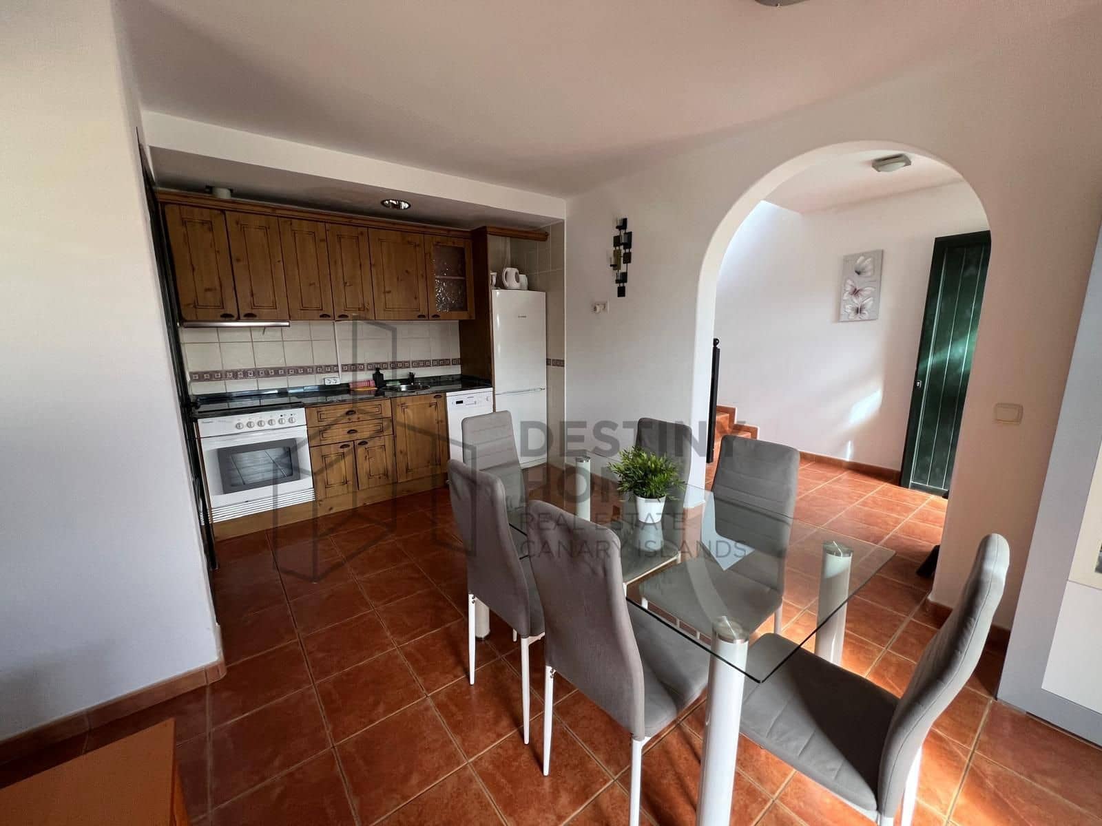 4 bedroom Villa for sale in Corralejo with pool - € 470,000 (Ref: 9698681)