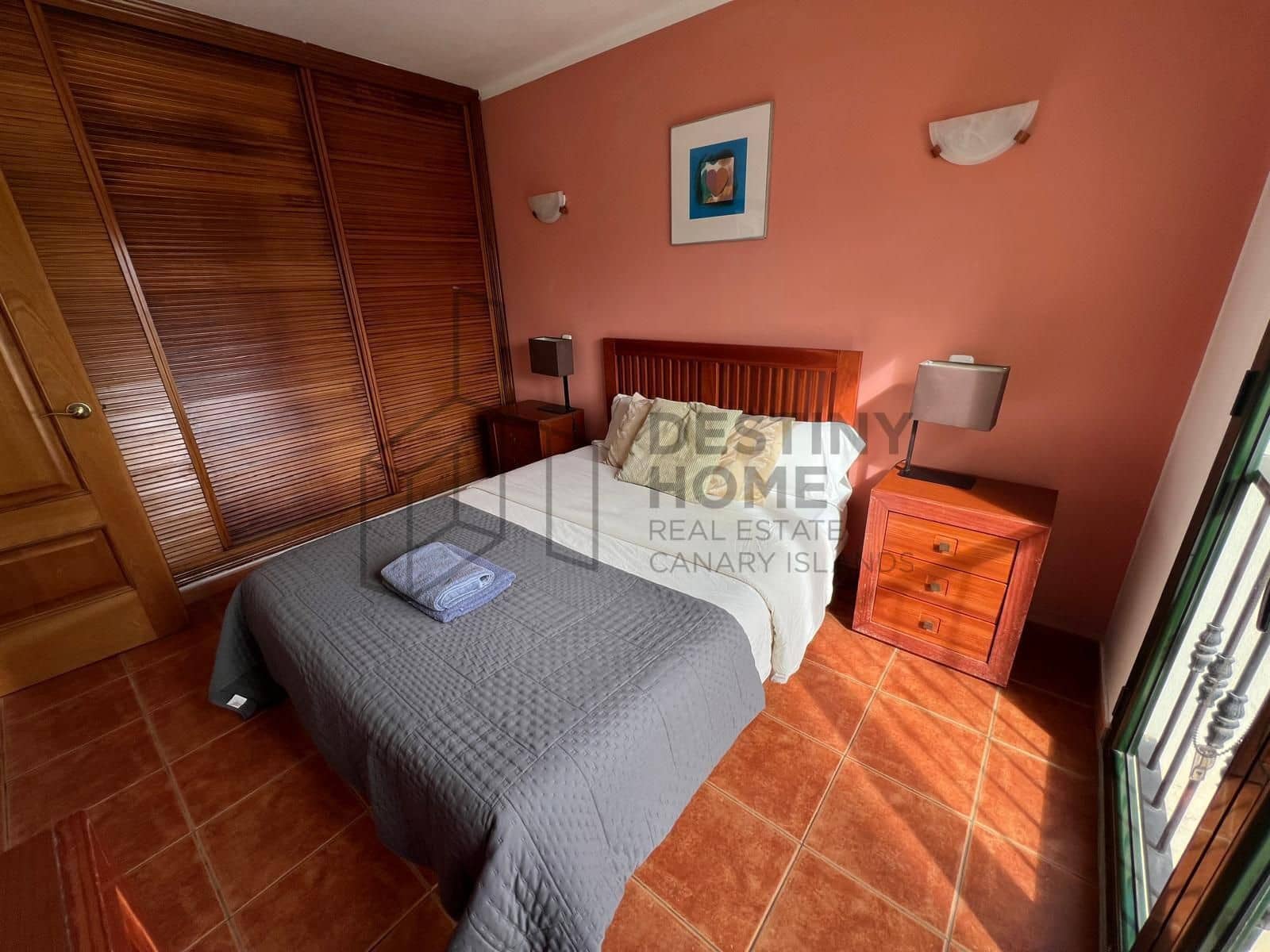 4 bedroom Villa for sale in Corralejo with pool - € 470,000 (Ref: 9698681)