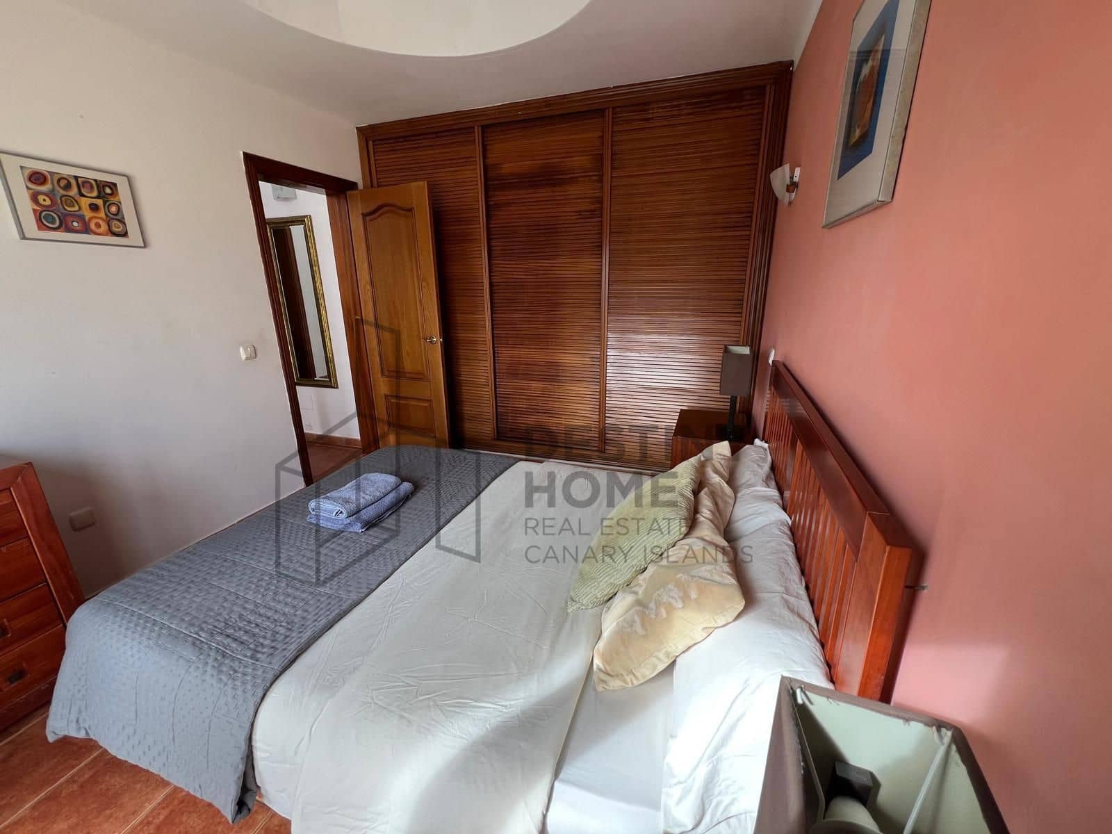 4 bedroom Villa for sale in Corralejo with pool - € 470,000 (Ref: 9698681)