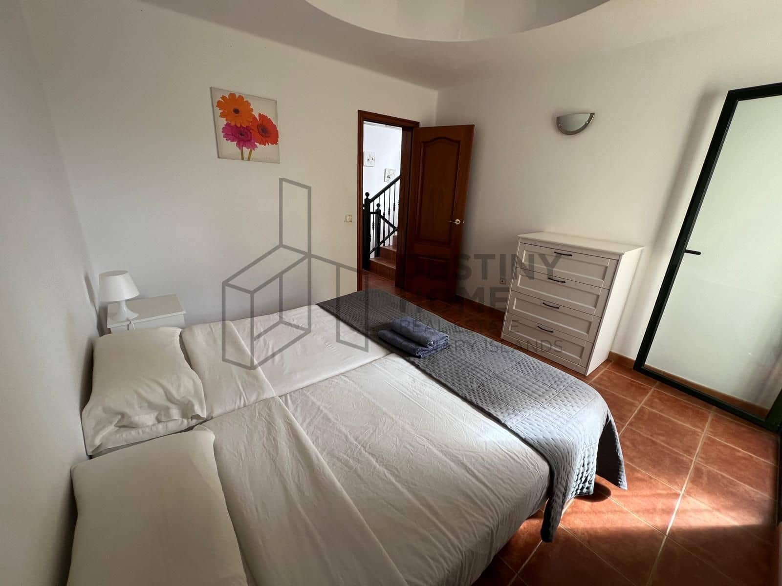 4 bedroom Villa for sale in Corralejo with pool - € 470,000 (Ref: 9698681)