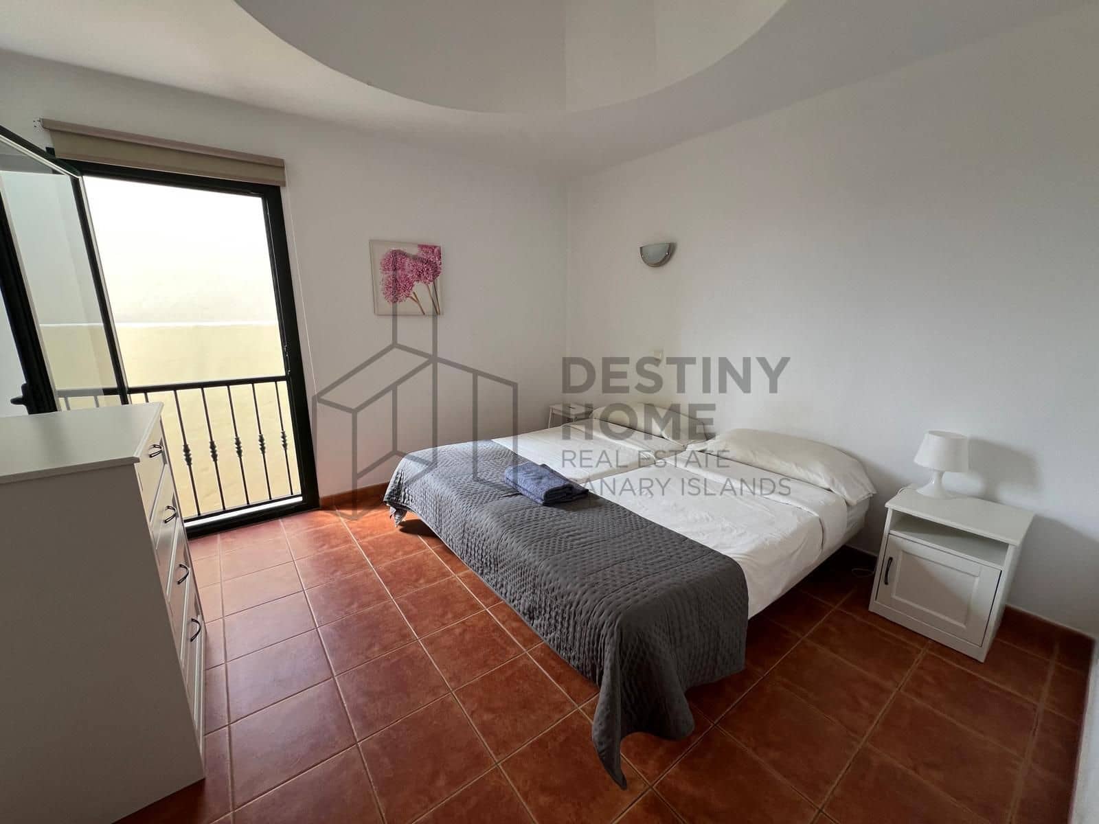 4 bedroom Villa for sale in Corralejo with pool - € 470,000 (Ref: 9698681)