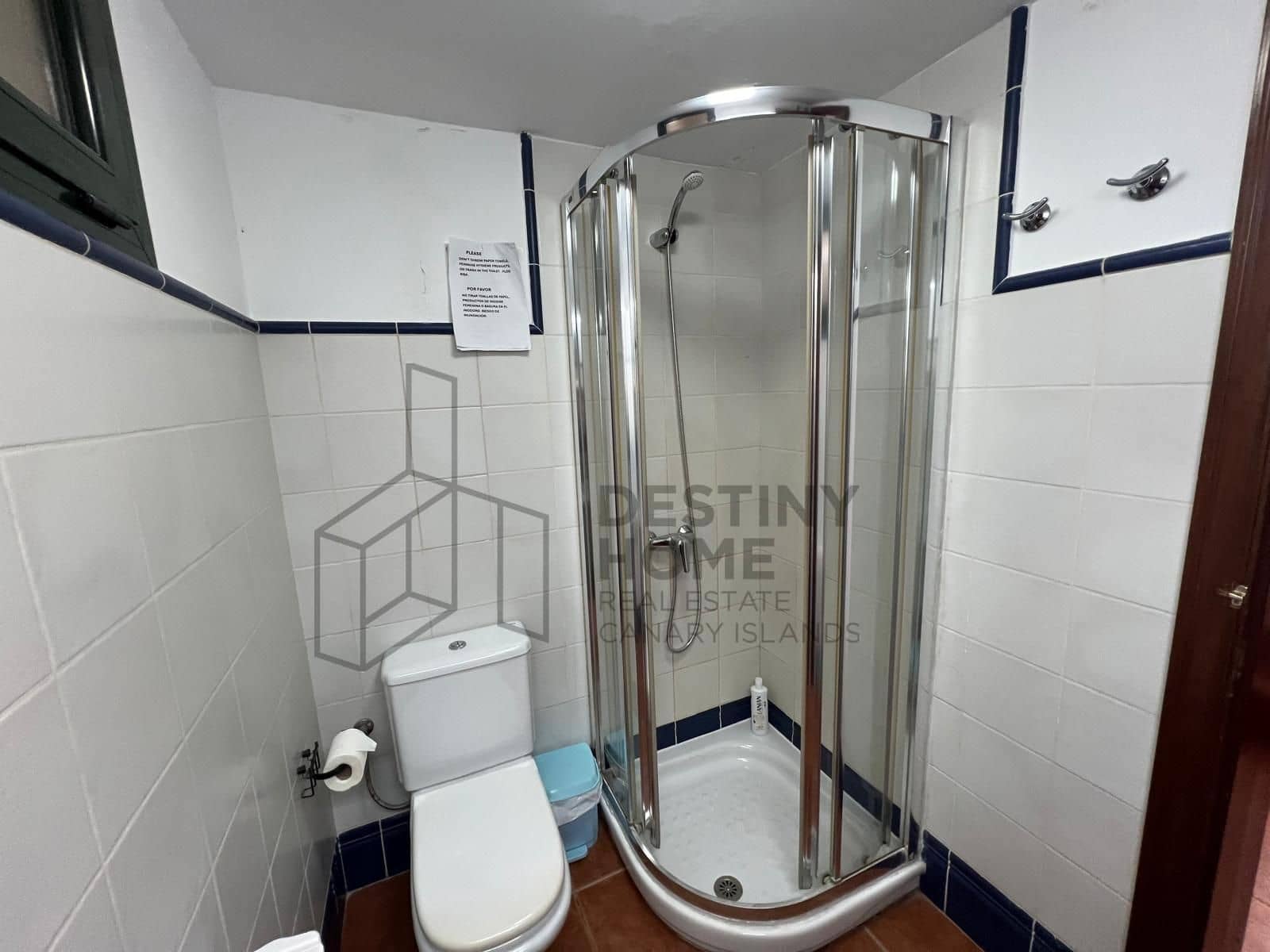 4 bedroom Villa for sale in Corralejo with pool - € 470,000 (Ref: 9698681)