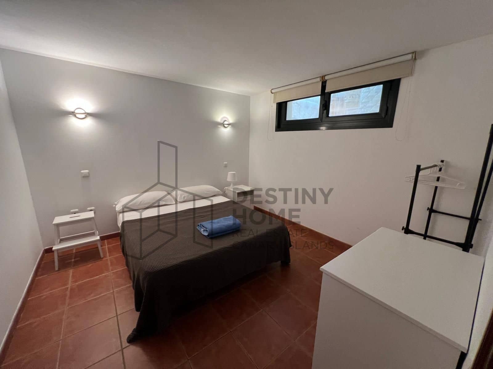 4 bedroom Villa for sale in Corralejo with pool - € 470,000 (Ref: 9698681)