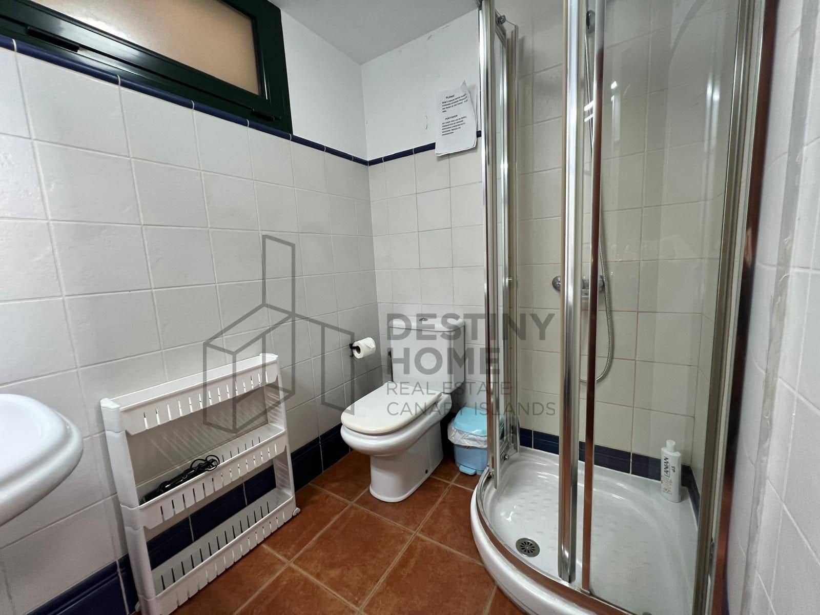 4 bedroom Villa for sale in Corralejo with pool - € 470,000 (Ref: 9698681)