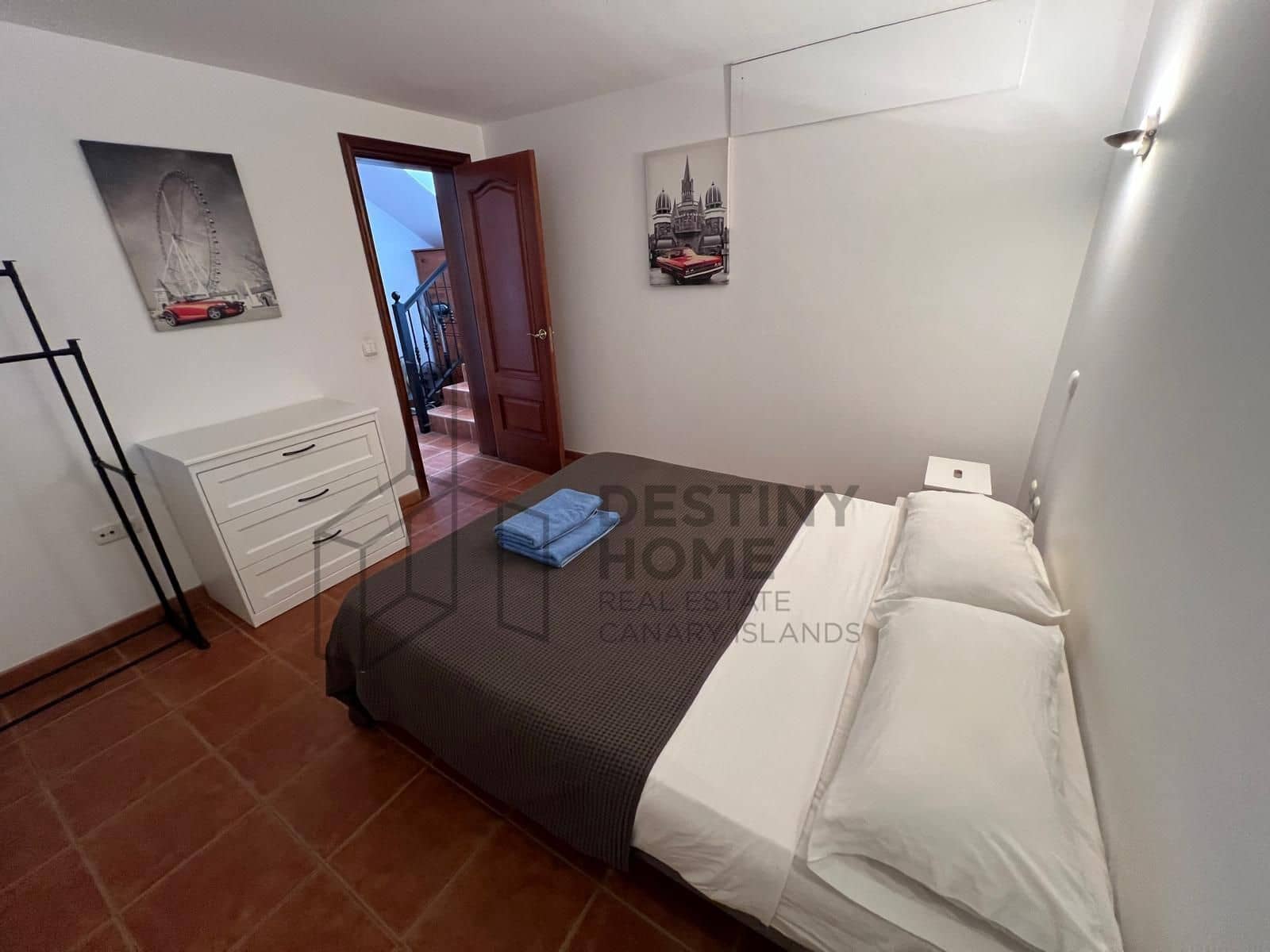 4 bedroom Villa for sale in Corralejo with pool - € 470,000 (Ref: 9698681)