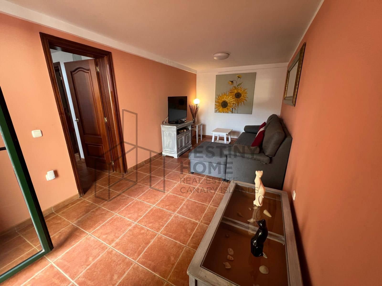 4 bedroom Villa for sale in Corralejo with pool - € 470,000 (Ref: 9698681)