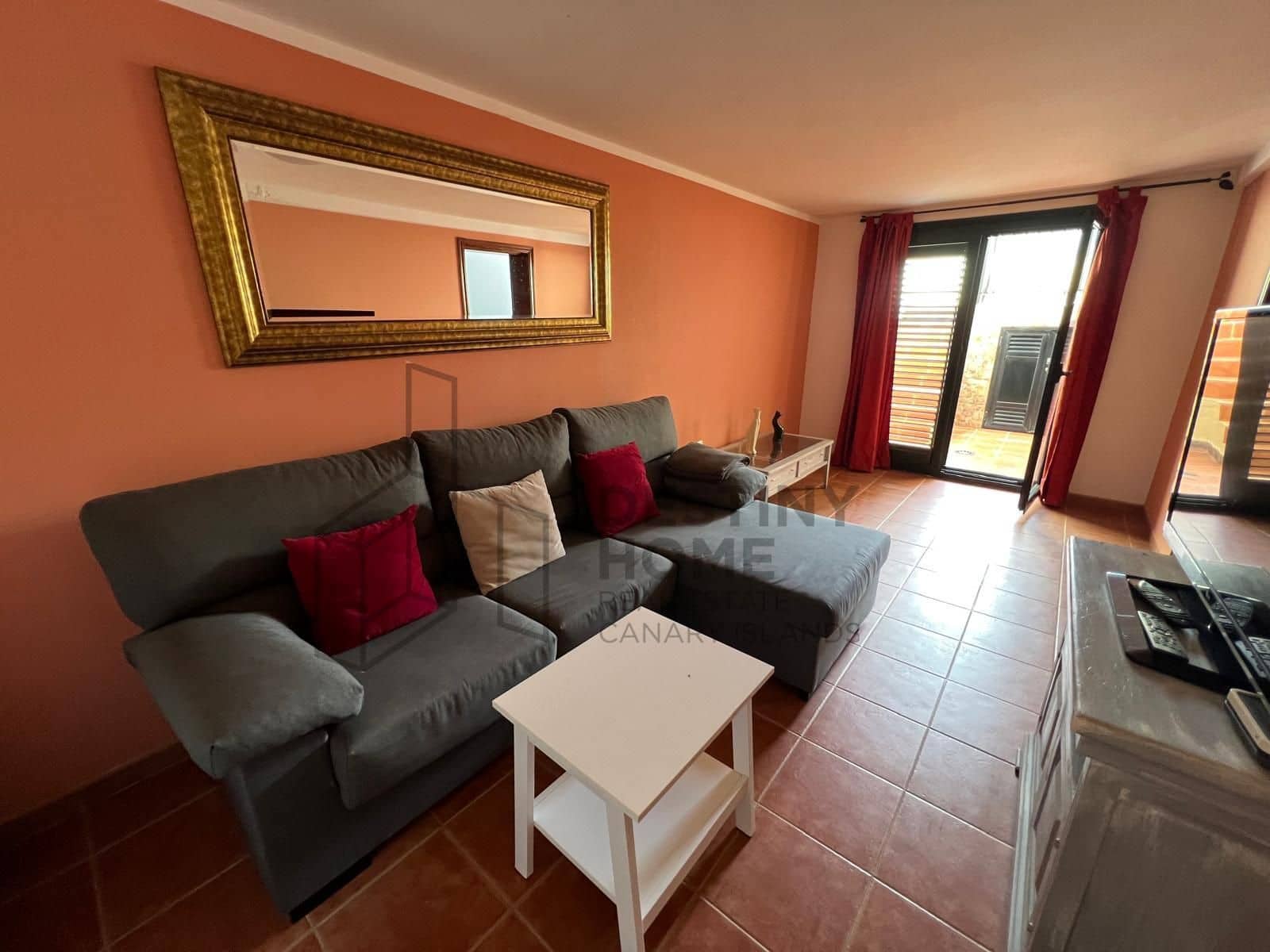 4 bedroom Villa for sale in Corralejo with pool - € 470,000 (Ref: 9698681)