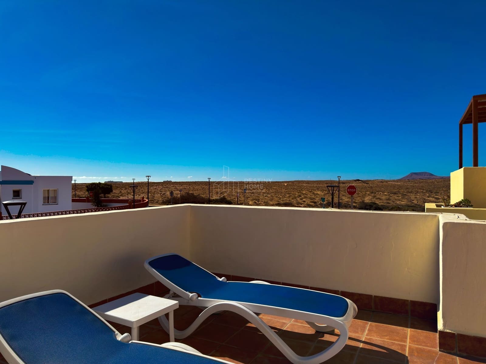 4 bedroom Villa for sale in Corralejo with pool - € 460,000 (Ref: 9698681)