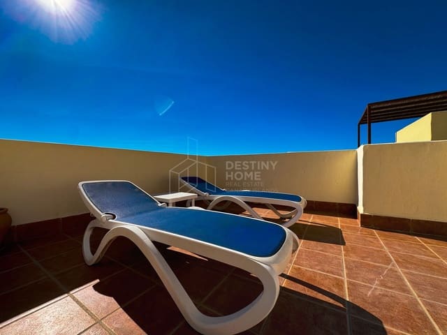4 soveværelse Villa til salg i Corralejo, La Oliva med swimmingpool - € 460.000 (Ref: 9698681)