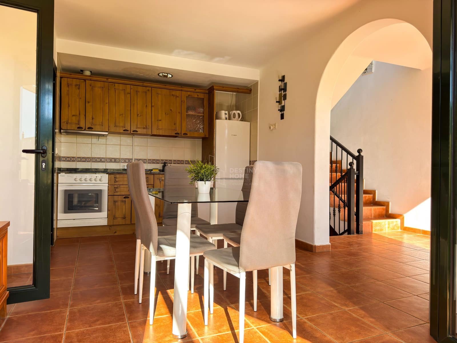 4 bedroom Villa for sale in Corralejo with pool - € 460,000 (Ref: 9698681)