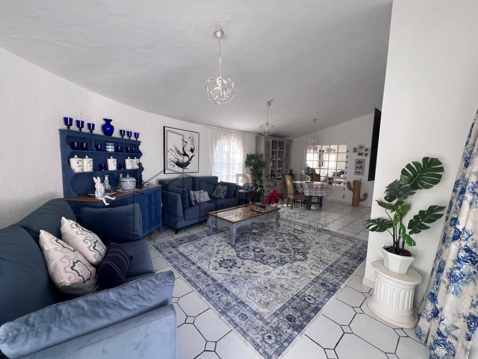 3 bedroom Villa for sale in Parque Holandes with garage - € 625,000 (Ref: 9719679)