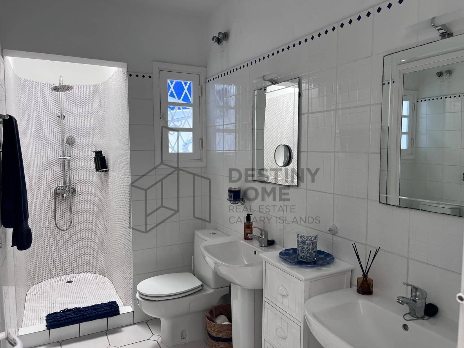 3 bedroom Villa for sale in Parque Holandes with garage - € 625,000 (Ref: 9719679)