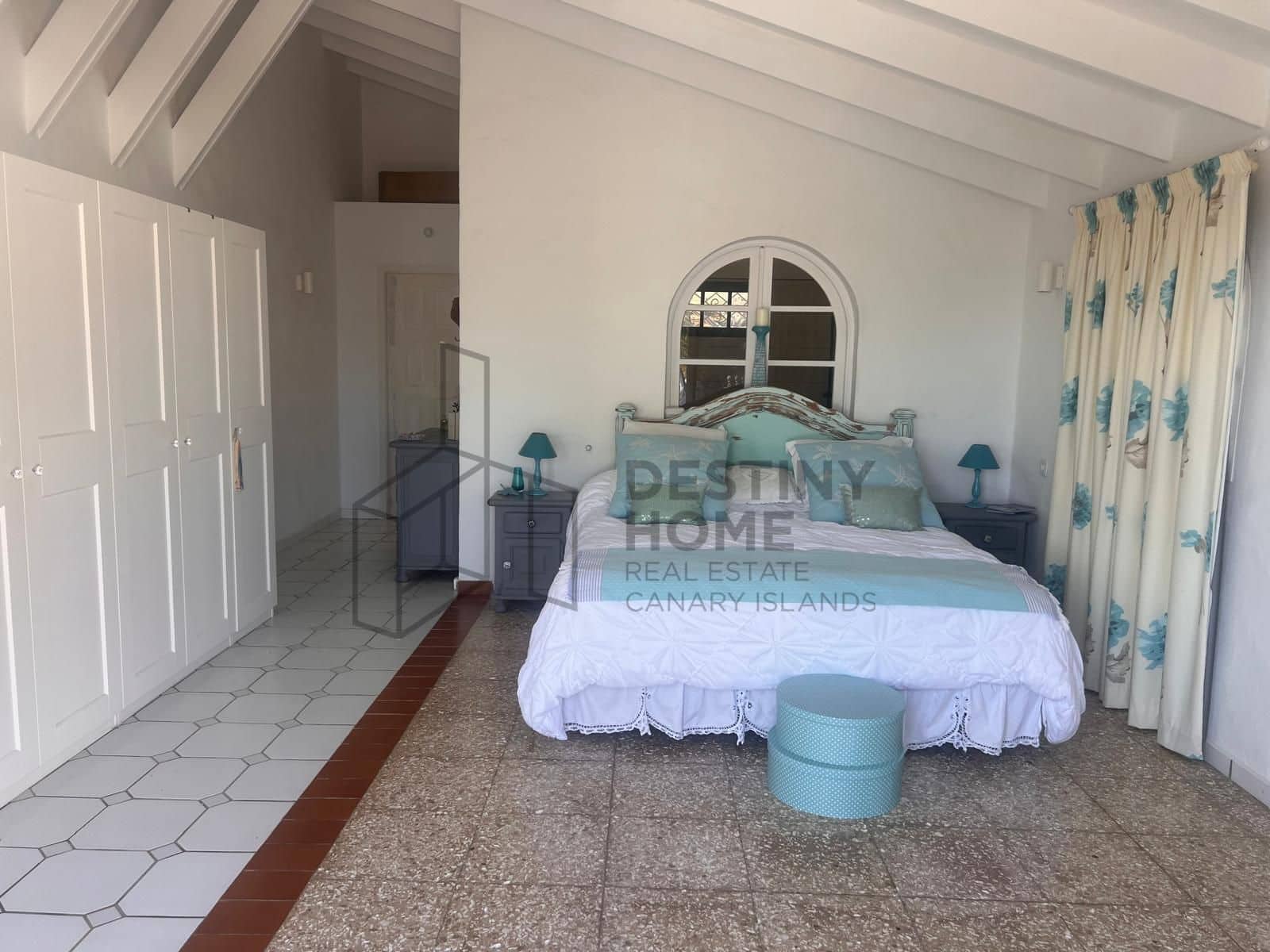 3 bedroom Villa for sale in Parque Holandes with garage - € 625,000 (Ref: 9719679)