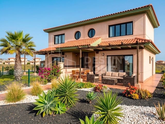 3 bedroom Townhouse for sale in Lajares, La Oliva - € 245,000 (Ref: 9719680)