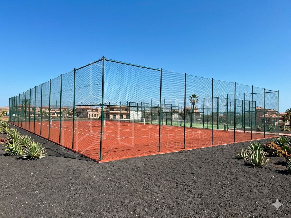 3 bedroom Townhouse for sale in Lajares - € 245,000 (Ref: 9719680)