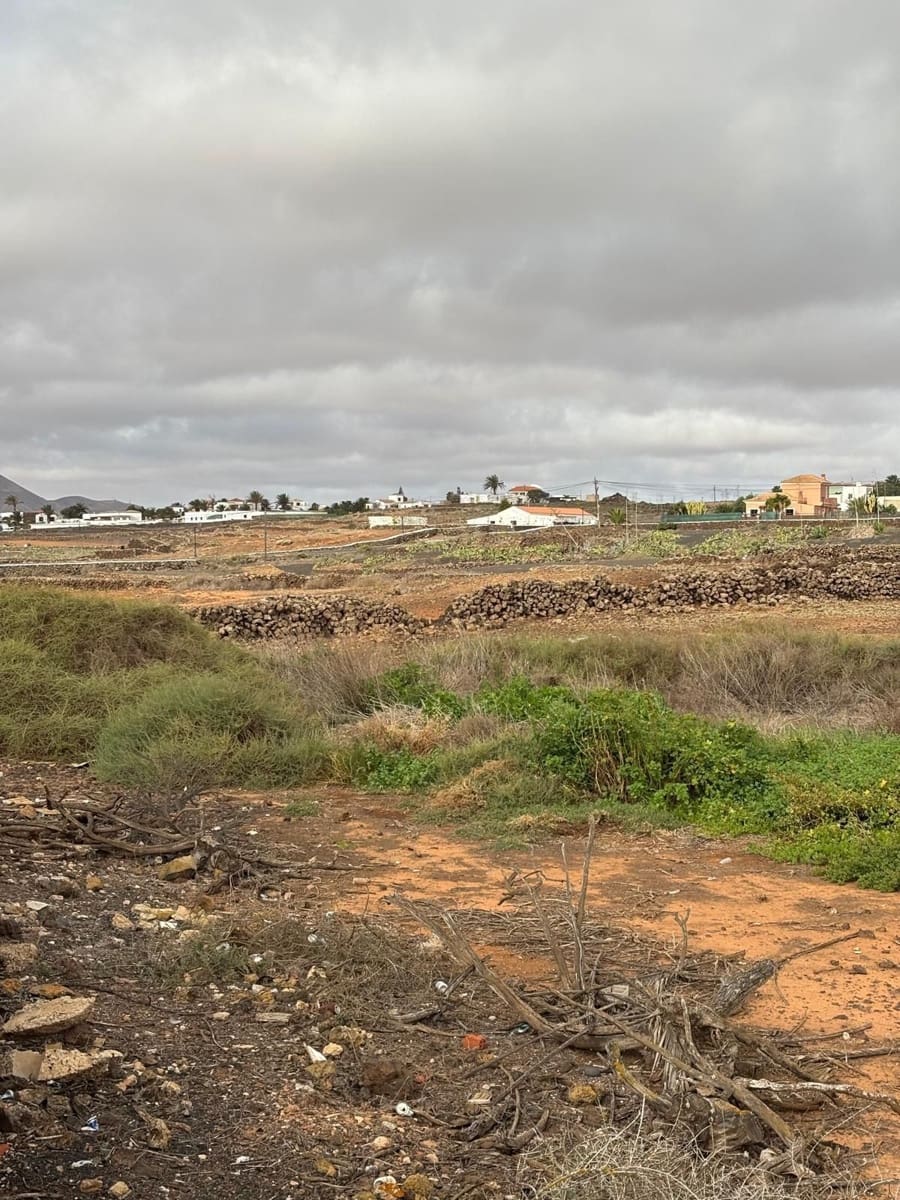 Grunde uden byggetilladelser til salg i Villaverde - € 1.500.000 (Ref: 9788055)