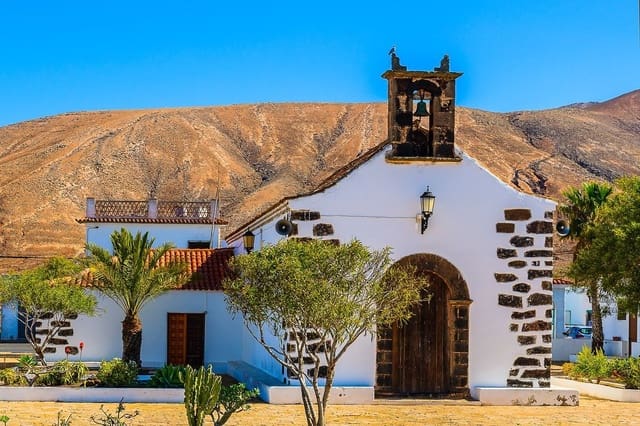 Grunde uden byggetilladelser til salg i Villaverde, La Oliva - € 1.500.000 (Ref: 9788055)