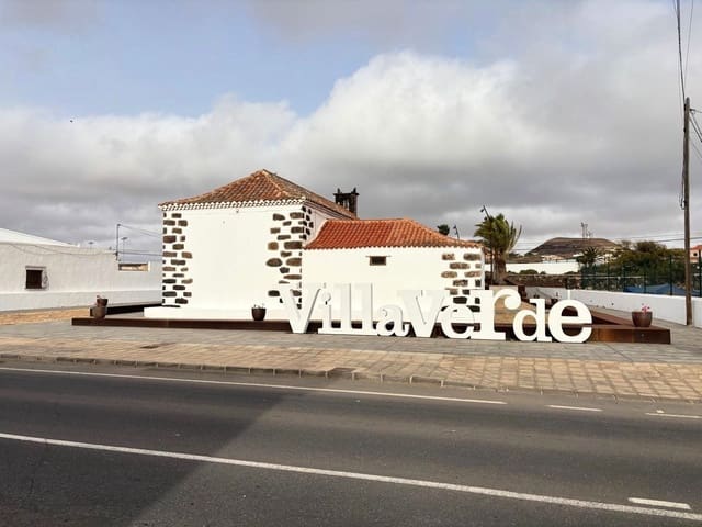 Grunde uden byggetilladelser til salg i Villaverde, La Oliva - € 1.500.000 (Ref: 9788055)